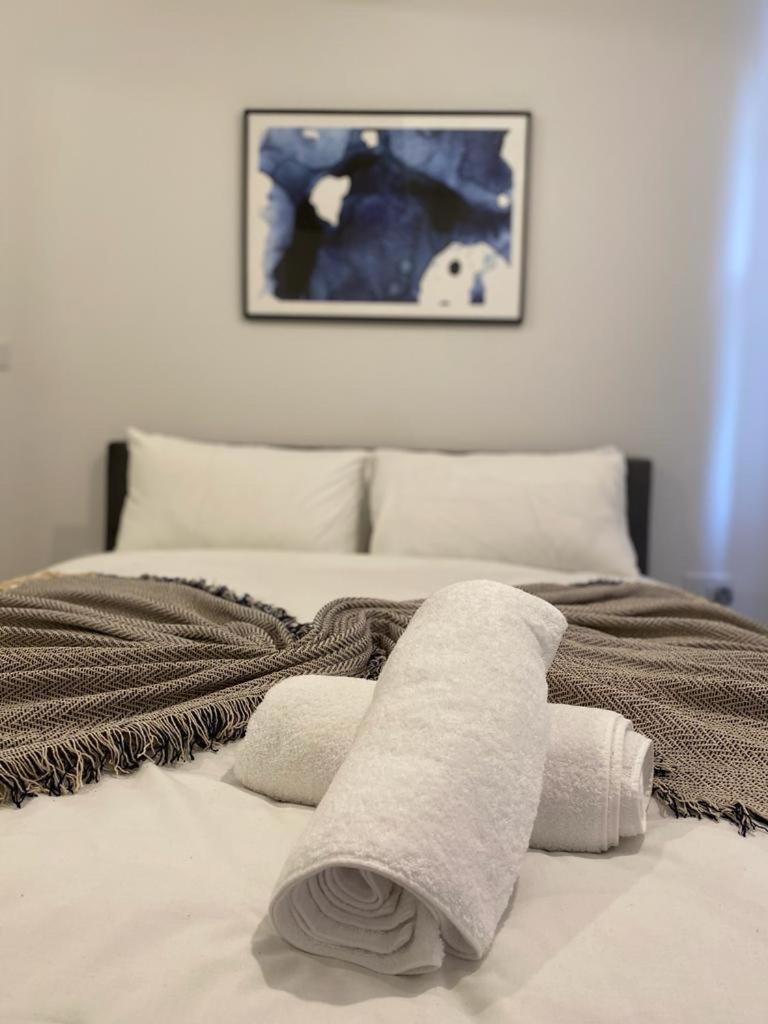 첼튼엄 The Grove King Bed Wi-Fi Ev Charger 아파트 외부 사진