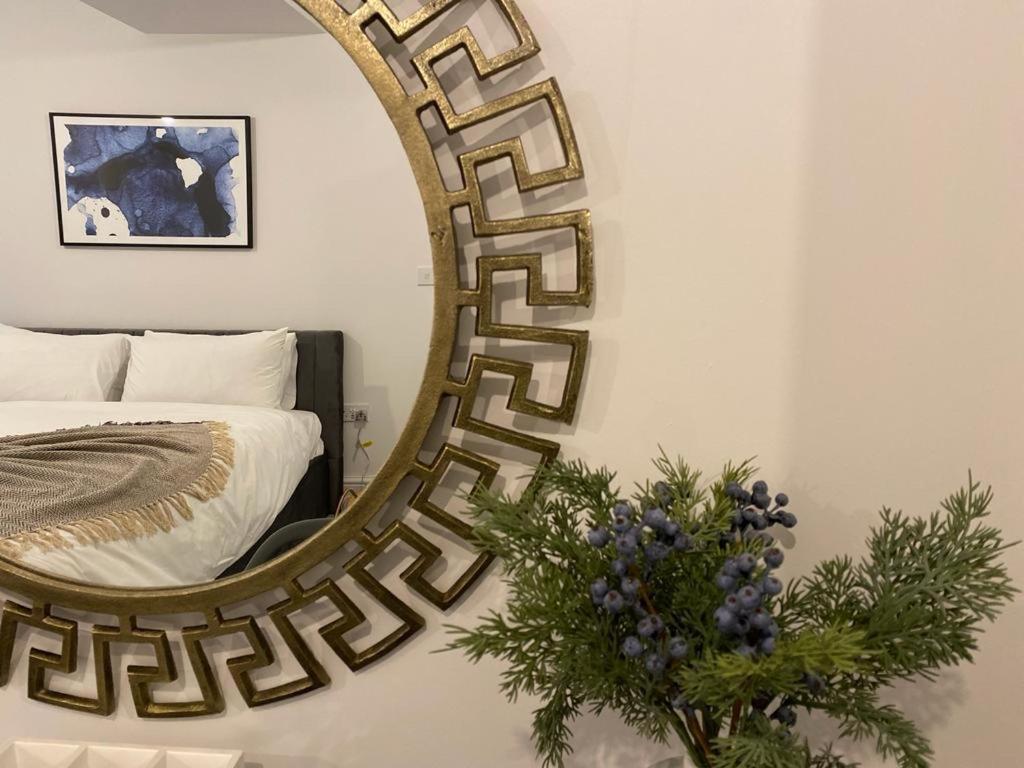 첼튼엄 The Grove King Bed Wi-Fi Ev Charger 아파트 외부 사진